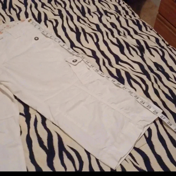 💙🌹 WHITE Bermudas shorts - Picture 12 of 13